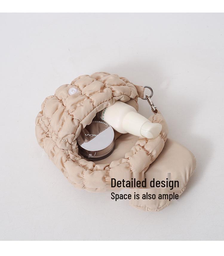 Trendy Pleated Cloud Handbag: Chic, Mini, Versatile Accessory Bag in Fashionable Korean Style