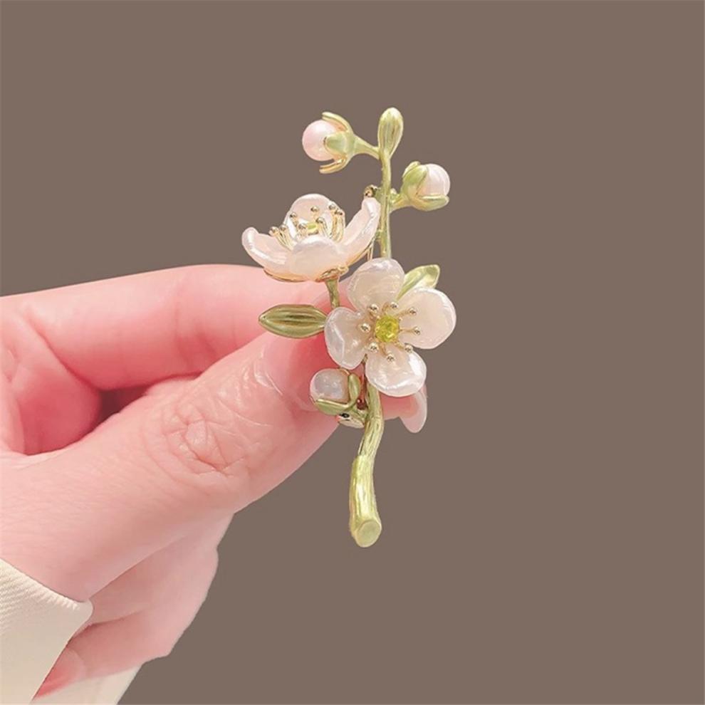 Mother's Day women's gift brooch, suitable for coats and suits