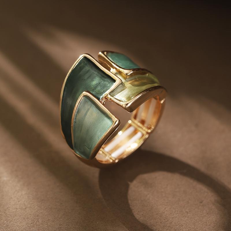 Huitan Fresh Style Green Enamel Women Ring Irregular Design Fashion Party Metal Accessories Gold Color Fancy Jewelry for Wedding