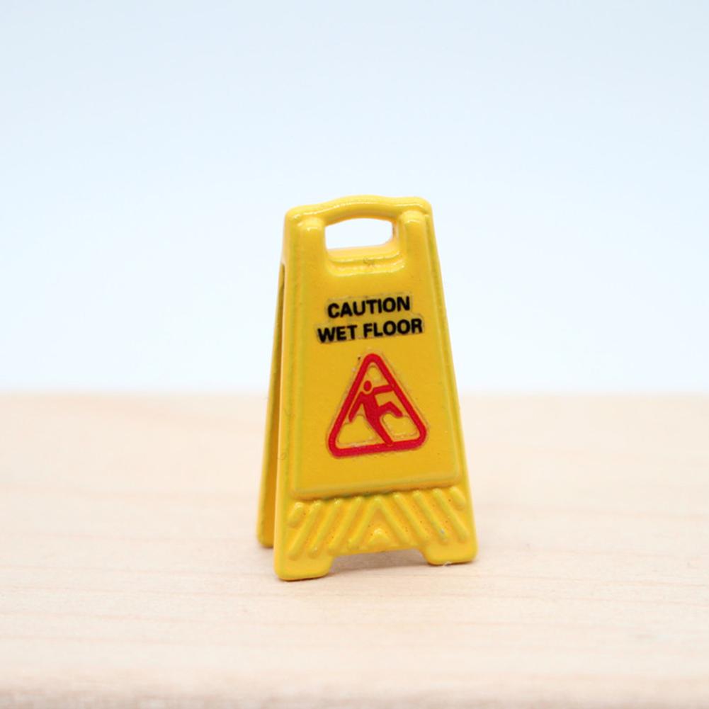 Miniature Toy House Wet Floor Warning Sign Educational Role-playing Decoration Decora Z3A7