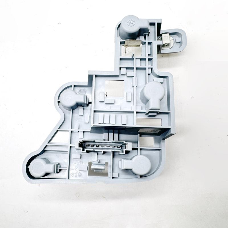 A2048201500 A2048201600  Halogen Version Tail Lamp Bulb Holder With Bulb For Mercedes Benz W204 C Class