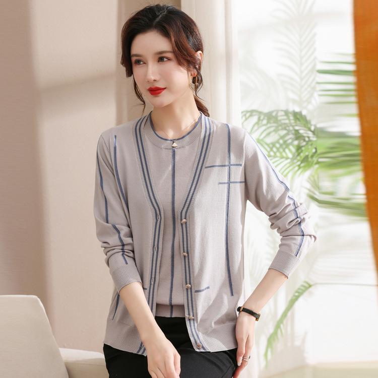 

New Style of Middle-aged and Elderly Women s Age-reducing Fake Two-piece Mother Spring Suit New Style Set Fashionable Knitted Cardigan Fashionable 3XL
