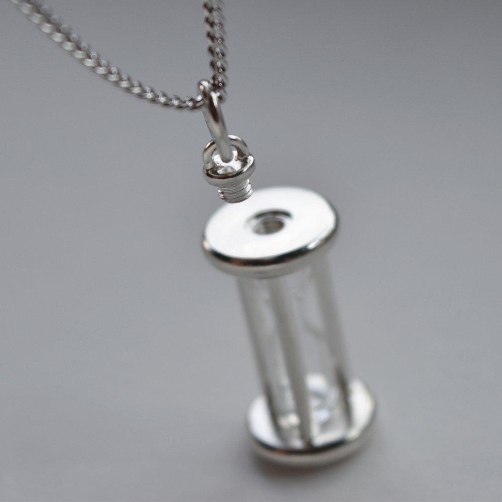 Ashes Pendant Hourglass Hourglass Silver 925 Handheld Memorial [Mirai Soso] K-202S