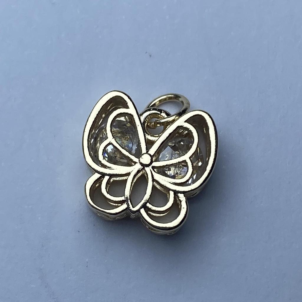 Zirconia Inlaid Hollow Butterfly Pendant – DIY Jewelry Accessory