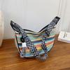 Straw bag women's large-capacity new summer niche design woven messenger bag dumpling bag seaside beach bag