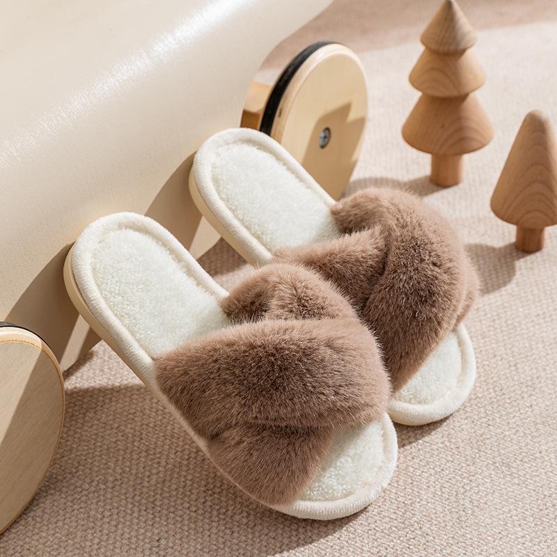 Zimowe antypoślizgowe bawełniane kapcie z futerkiem dla dziewczynek i dzieci 2023