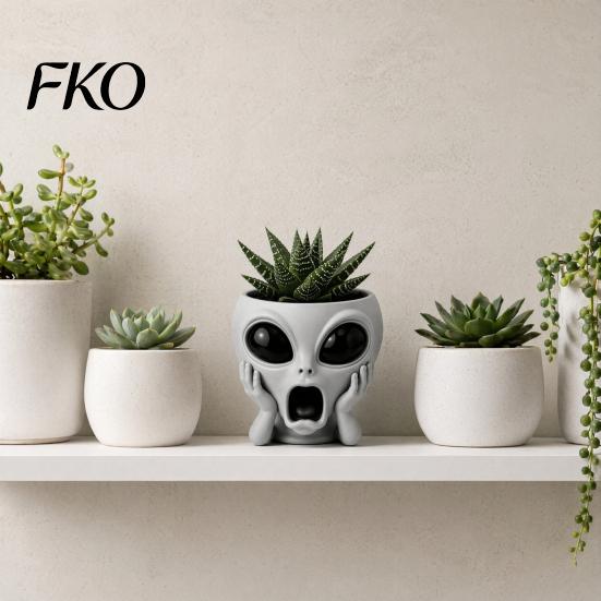 Office Desk Planter Funny Alien Face Planter, 3D Printed Novelty Plant Pot, Cute Gray Cactus Pot Head for Succulents Cacti Home Table Shelf