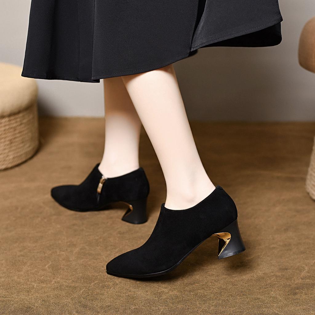 Spitze High Heels Damen Frühling neu schlichtes Temperament schwarz tiefer Ausschnitt Einzelne Schuhe Mode dicker Absatz Knöchelschuhe