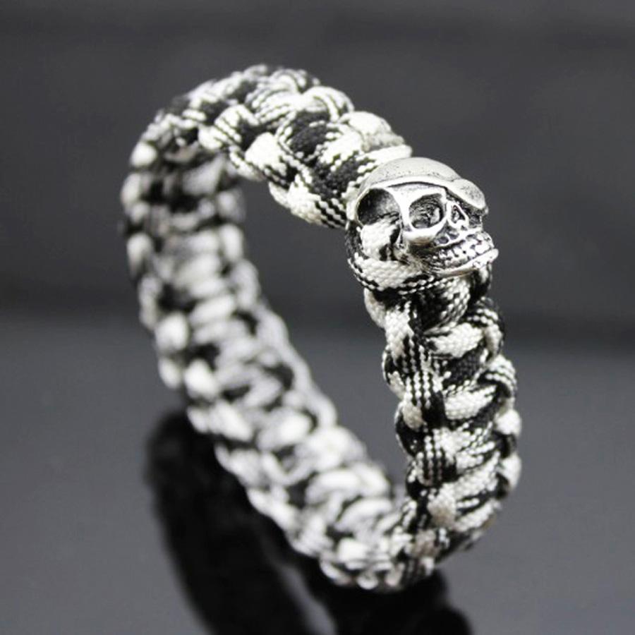 Braccialetti Bangle di Sopravvivenza in Paracord da Esterno Uomo Tono Argento Braccialetto da Polso con Corda Teschio Campeggio Escursionismo Braccialetto con Fibbia di Emergenza Gioielli