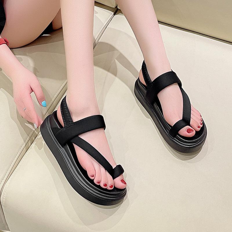 Lässige Damen-Strandsandalen mit dickem Boden