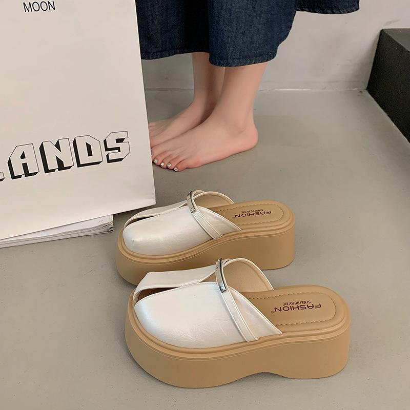 

Baotou semi-versatile women s summer fashion slippers European station one pedal 2025 new outer wear platform lazy sandals 34