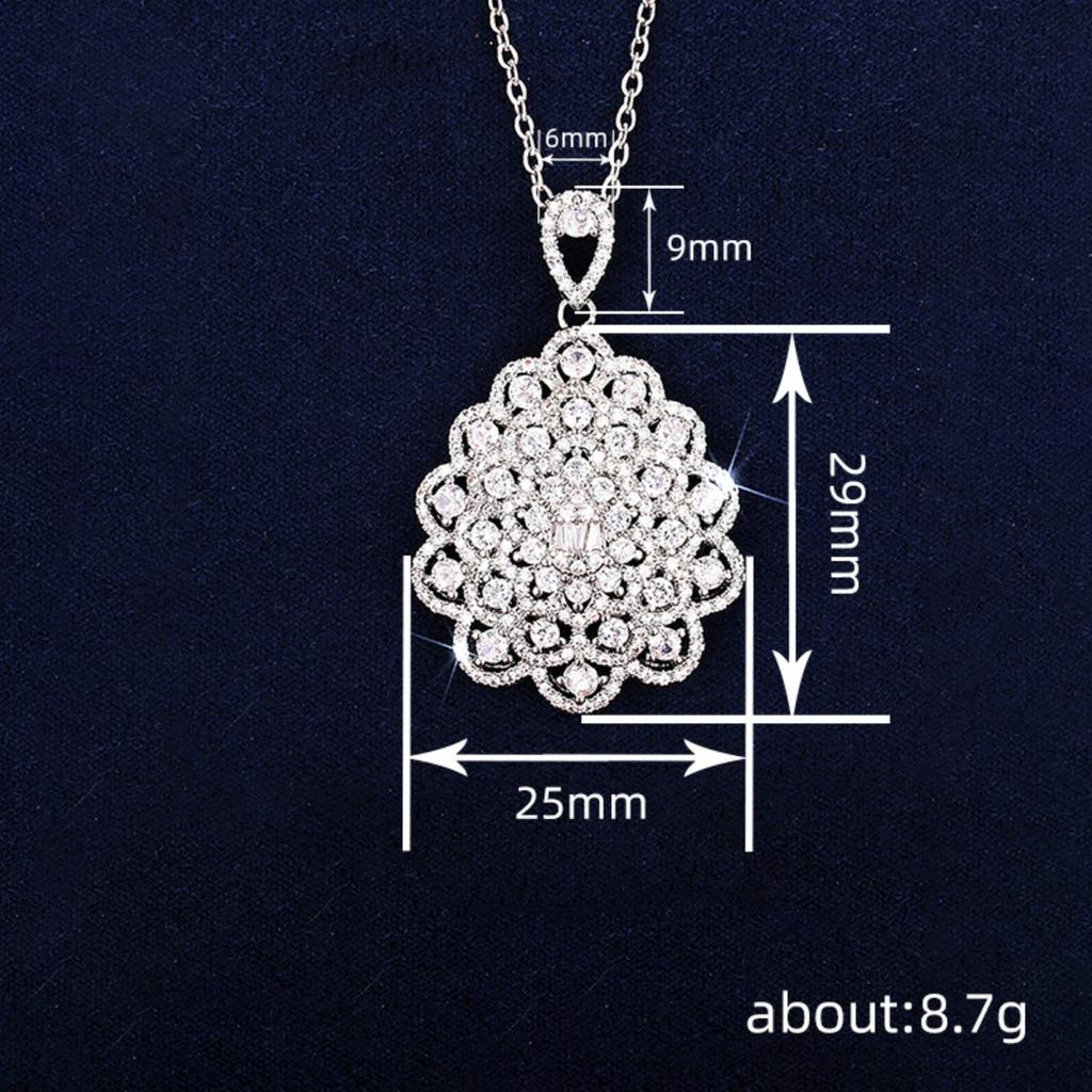 Exquisite Floral Cluster Pendant Necklace for Women Luxury Vintage Formal Neck Jewelry