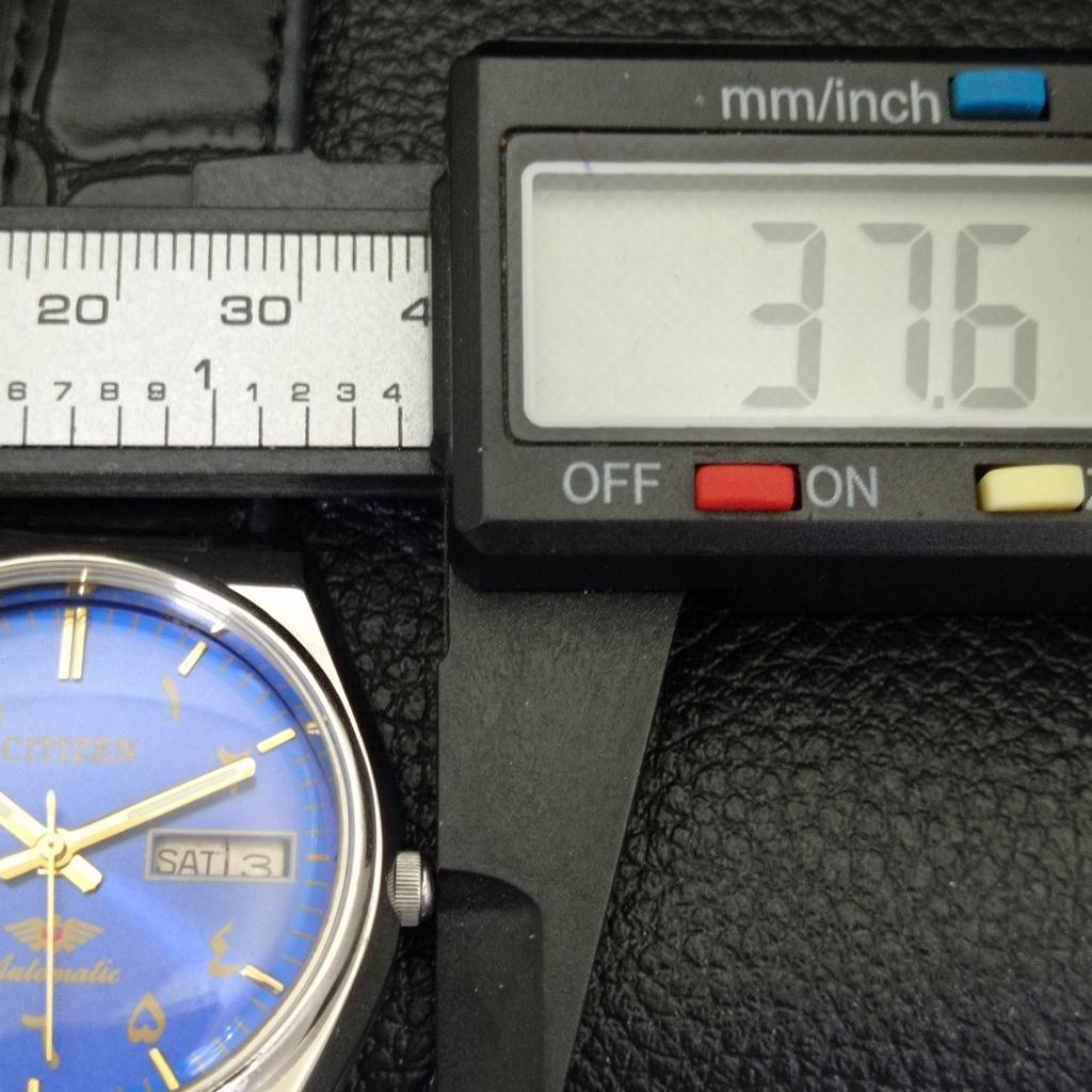 USED VINTAGE CITIZEN AUTOMATIC 8200 JAPAN MENS ARABIC BLUE DIAL WATCH a434804-2 R123-a434804