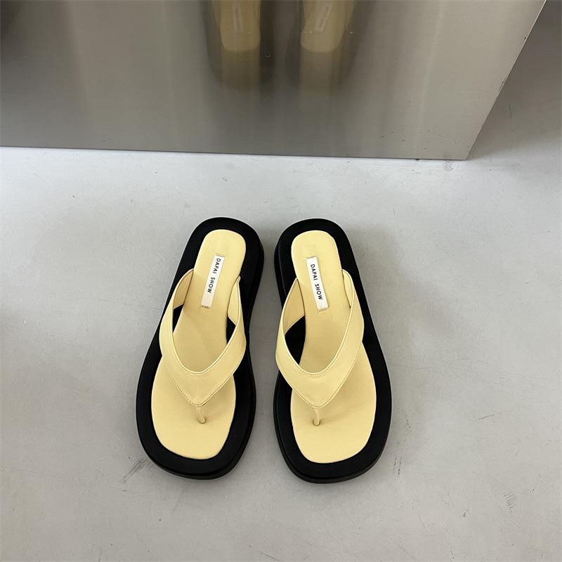Fashion New Summer Candy Color Flip Flops Women  Designer Clip Toe Slides Outdoor Footwear Female Jandal Sandals Platform Slippers