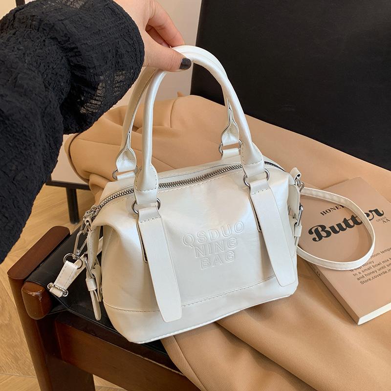 Handbag niche high-end women s bag simple pillow bag versatile messenger bag белый