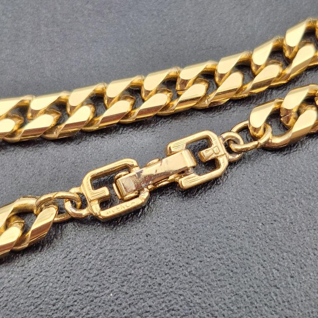 Used Givenchy necklace Kihei GIVENCHY gold accessories