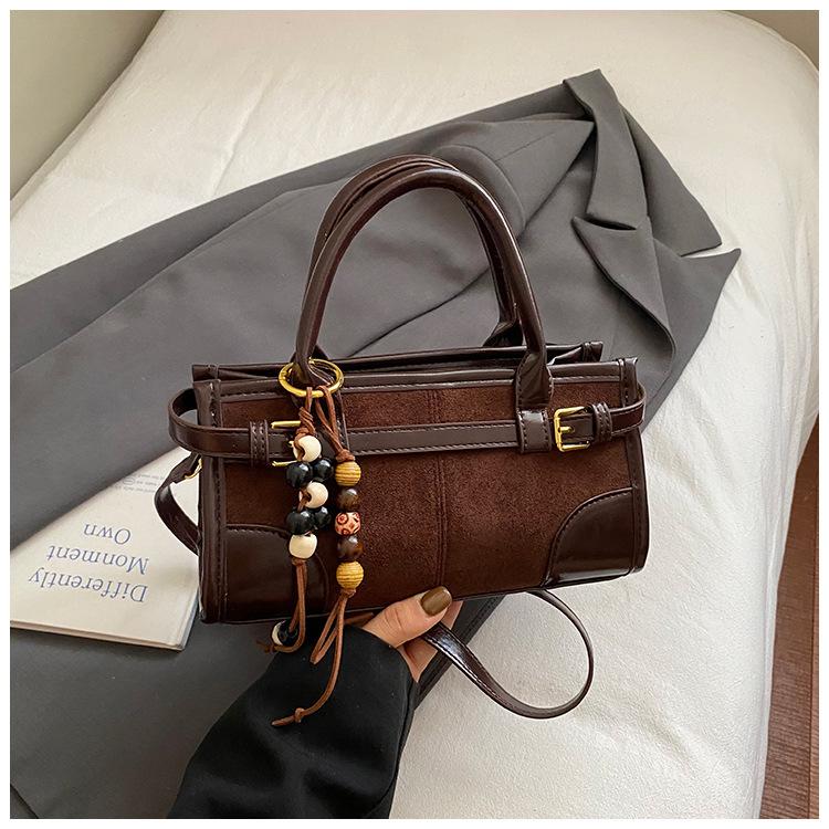 Simple Retro Fashion Messenger High Value 2025 Autumn New Baguette Bag Large Capacity Shoulder Small Square Bag Foreign Style