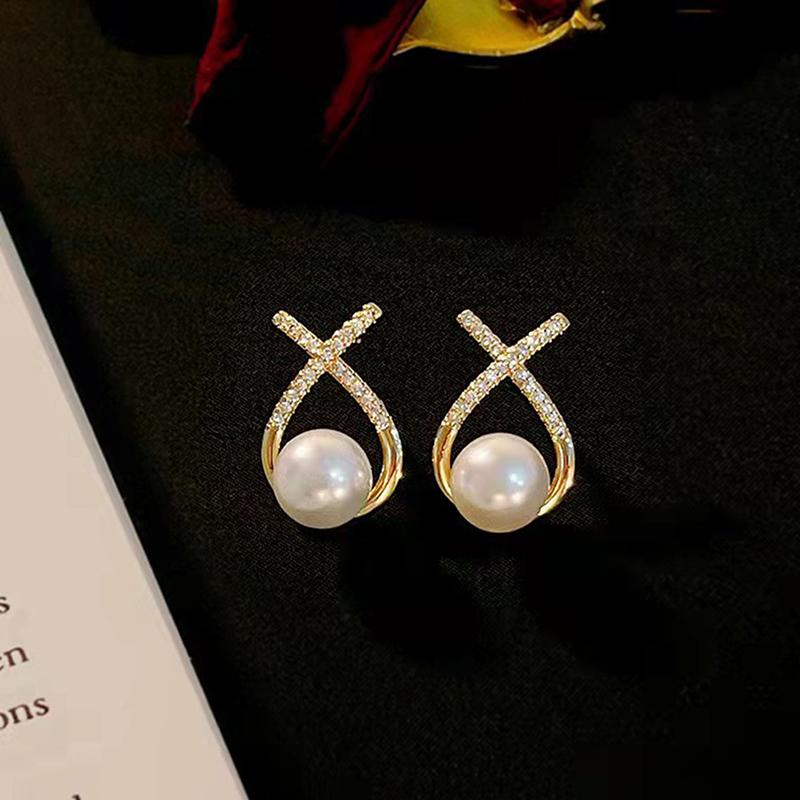 1Pair Women Retro Pearl Earrings Simple Letter X Inlaid Diamond Piercing Earring