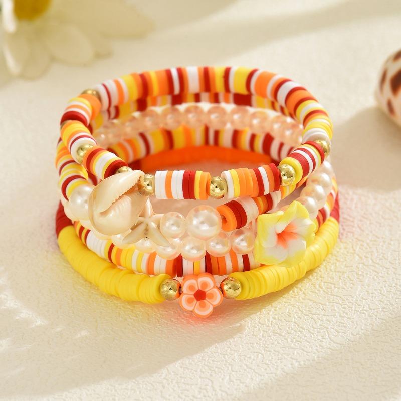 Soft pottery shell bracelet set, colorful beach vacation style handmade beaded imitation pearl flower bracelet.