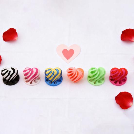 3D Printed Love Heart Ornament Mini Spiral Heart Shape Sculpture Figurine Spiral Heart Fidget Toy Valentine's Day Decoration Gift