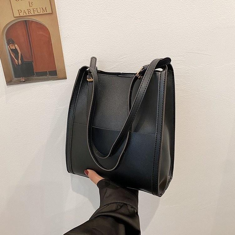 Stylish Retro Large Capacity Tote Bag For Women Perfect For Spring Summer 2024