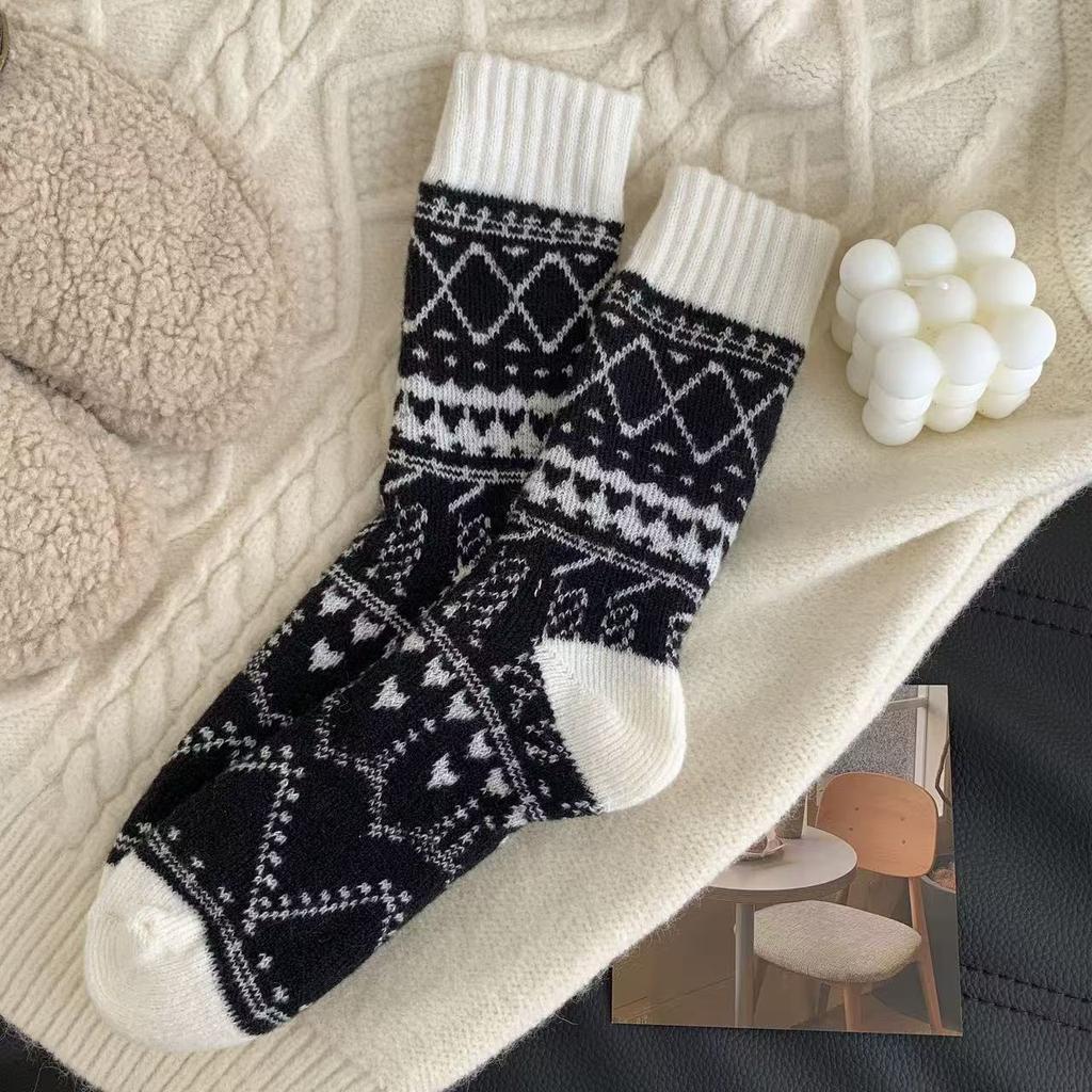 Women's Autumn and Winter Thick Woolen Loop Middle Tube Socks, Winter Cold Resistant Sleep Men's Breathable Long Socks