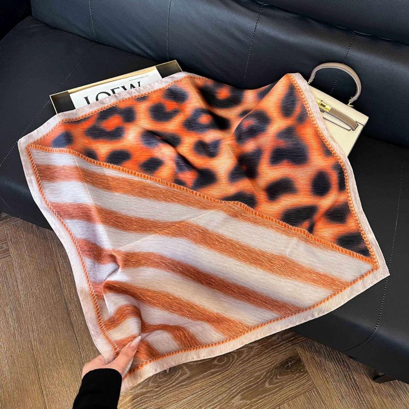 New 71 * 71cm Korean version small square scarf women's silk scarf spring and summer thin sunscreen scarf neck protection tied bag headband scarf