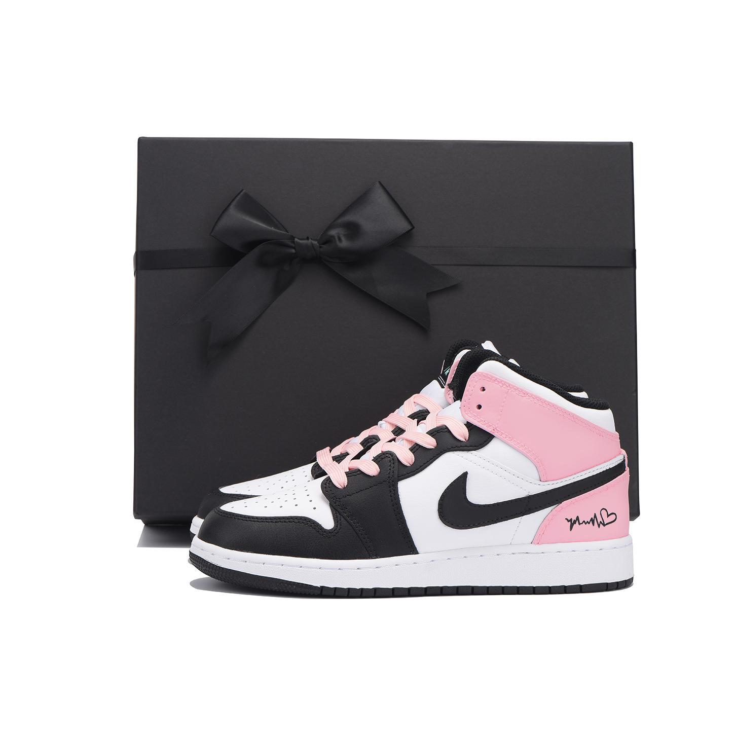 

Jordan Air Jordan 1 Slip Resistant Coverage Low top Vintage Basketball Shoes Women s Pink DQ8423-103(Team59-SBOX) 39
