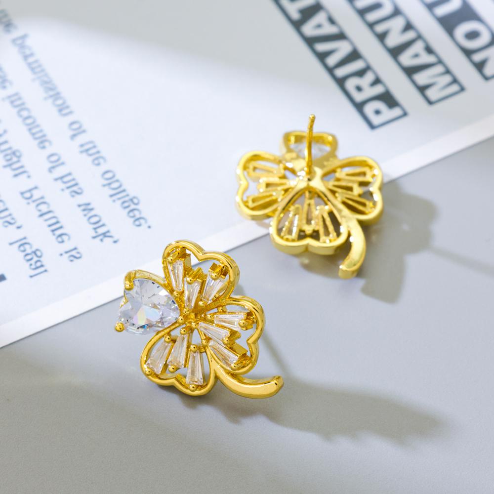 Gold Pendant Necklace and Stud Earrings Set for Women Four Leaf Clover Charm Fashion Jewelry Gift Adjustable Chain