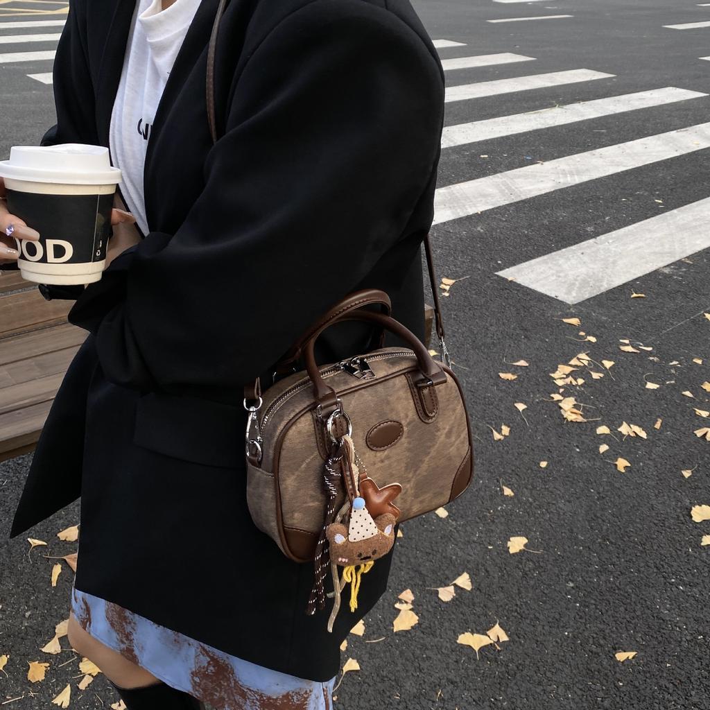 High-end Niche Bag, Retro and Versatile Crossbody Bag, Color-blocking Hand-held Bowling Bag