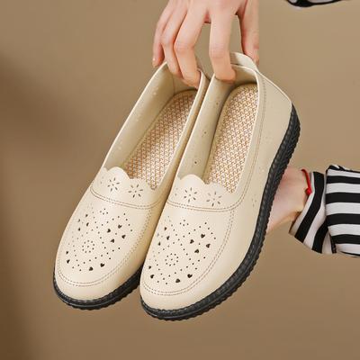 2024 Sommer Sandalen Weiche Sohle Lederschuhe Rutschfest Mutter Alter Lochschuhe Damen Flache Sohle Anti-Rutsch Hohl Atmungsaktiv