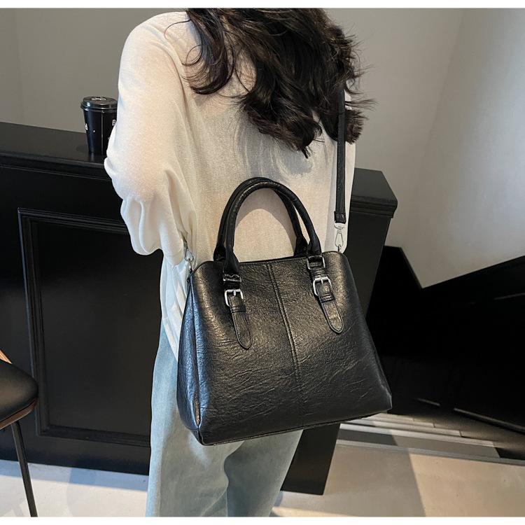 European and American Retro Shoulder Messenger Bag