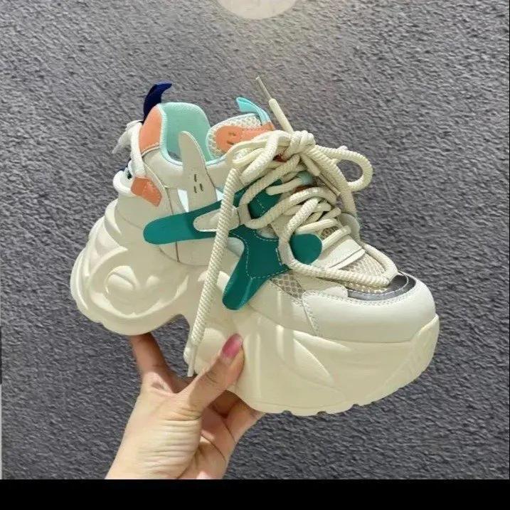 Fashion Fashionable hollow out thick soled dad shoes for women 2024 new Korean version versatile mesh thin casual sports shoes sneakers