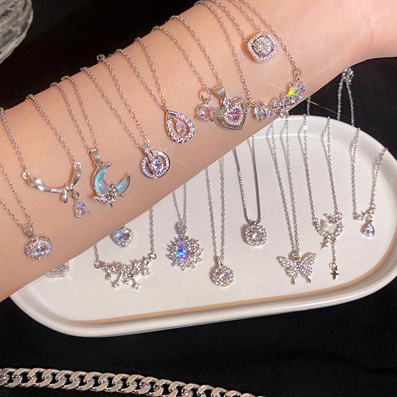 High-end Super Flash Zircon Titanium Steel Necklace Women's Versatile Niche Temperament Silver Collarbone Chain Internet Celebrity New Accessories
