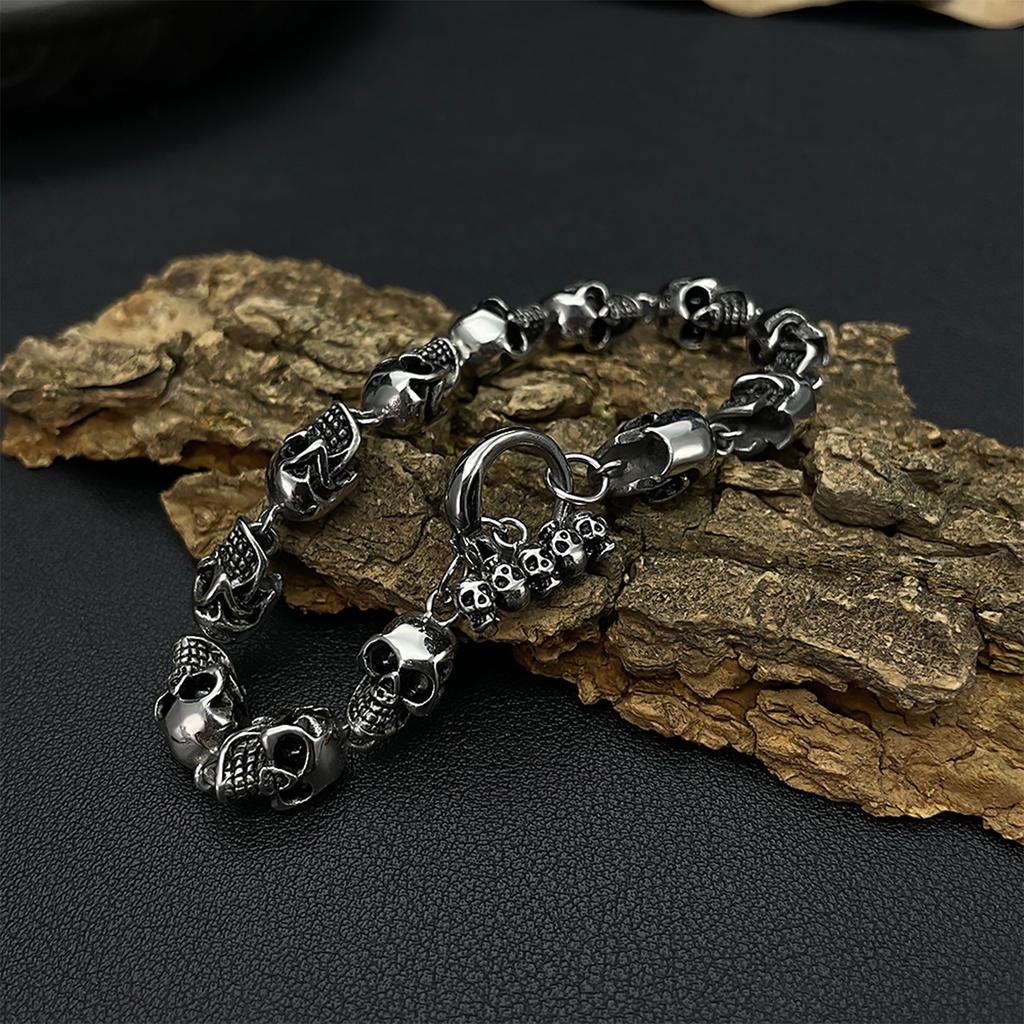 High Quality Retro Personalized Stainless Steel Creative Domineering Skull OT Buckle Bracelet for Men Jewelry Gift