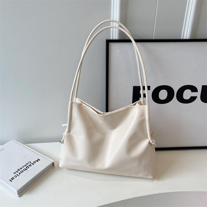 Fashionable Large Capacity Pu Tote Bag For Women 2024 Trendy Commuter Handbag