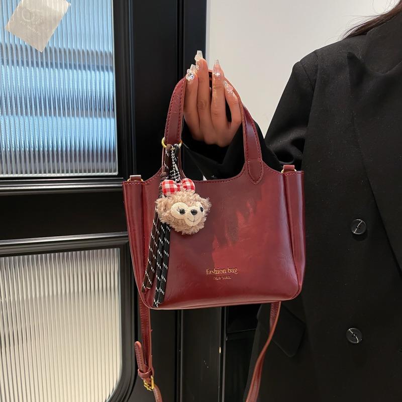 Textured handbag bag New summer trendy versatile shoulder messenger bag Fashion niche vegetable basket Women's bag trendy