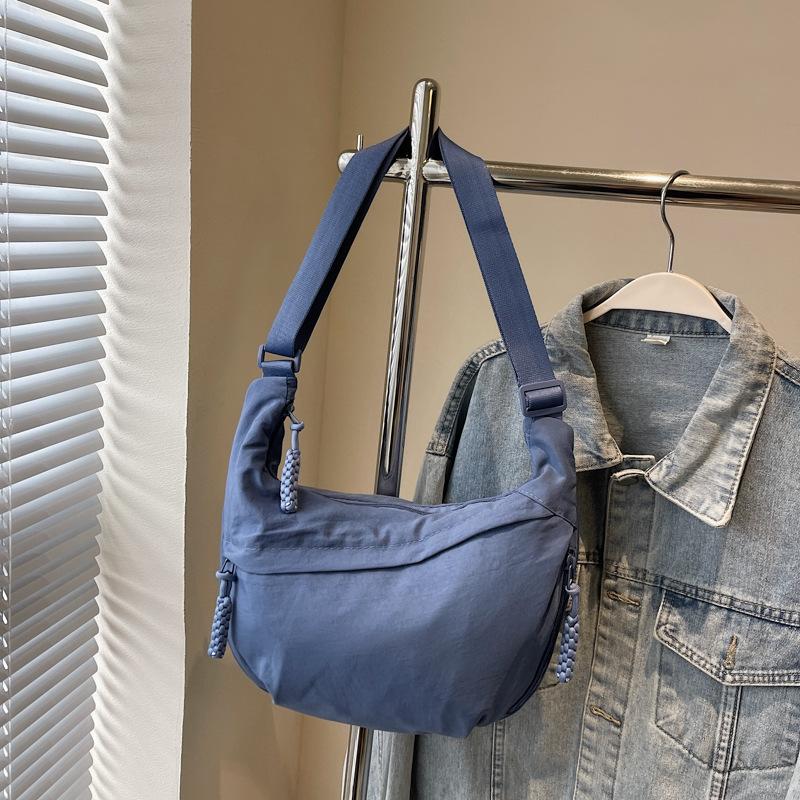 Casual dumpling bag, high-quality texture versatile large-capacity messenger bag, women's new class commuter bag