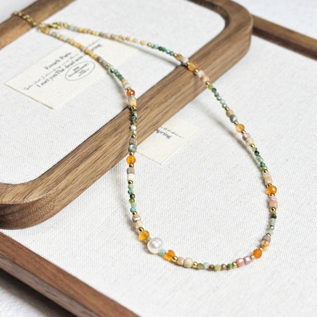 Vintage Holiday Beaded Necklace - Colorful Dopamine Clavicle Chain, Light Luxury Niche Design for Women