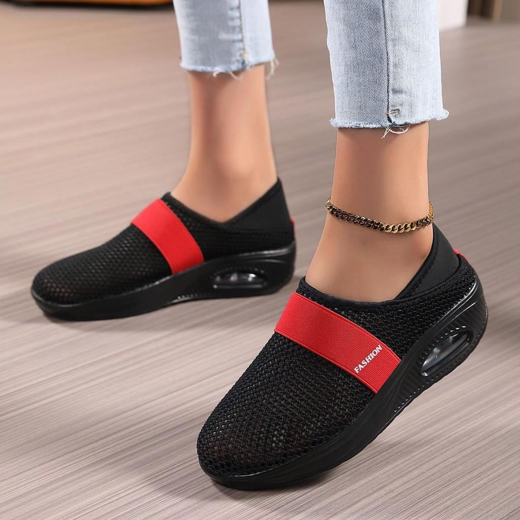 Women's Breathable Mesh Slip-On Slippers with Thick Sole and Closed Toe