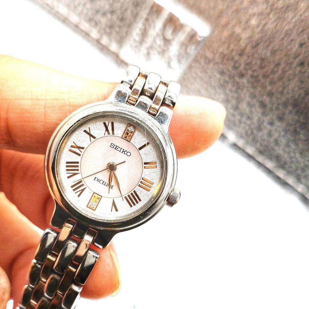 [USED] Seiko Exceline 2-piece diamond watch with box, instruction manual and links, solar-powered