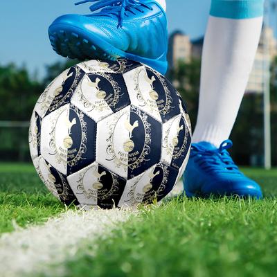 SpursBallon de Football Coloré Tous Âges Cousu à la Machine PVC Prêt pour la Compétition Durable Haut Rebond