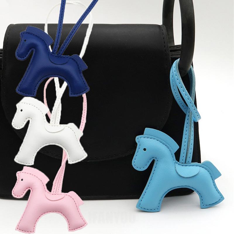 Neue Mode-Taschenaccessoires Pferde-Schlüsselanhänger Mit Schnüren Seil Rundherum PU-Leder Kleine Pferdeverzierung Für Damen-Geschenk