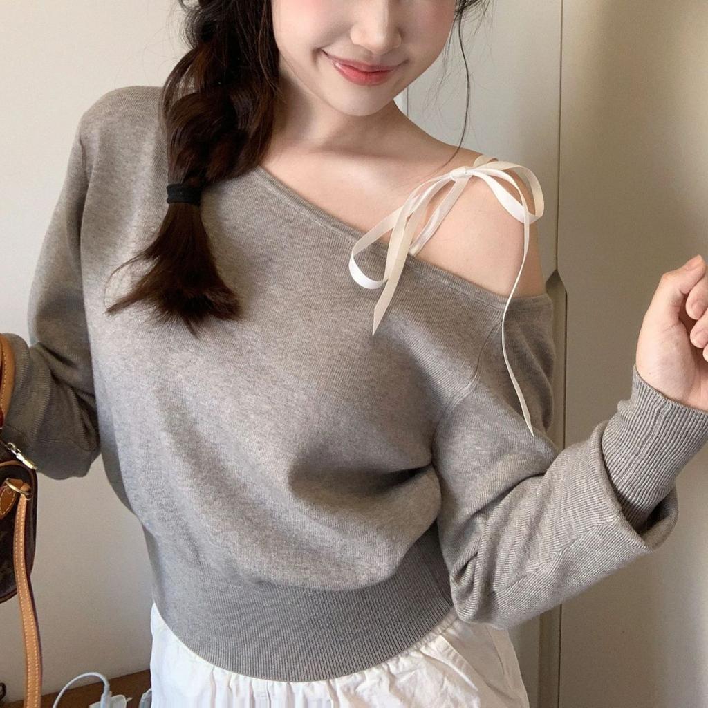 Core-spun yarn, Korean gray one-word shoulder lace-up long-sleeved knitted sweater for women, slim waist and exposed shoulders