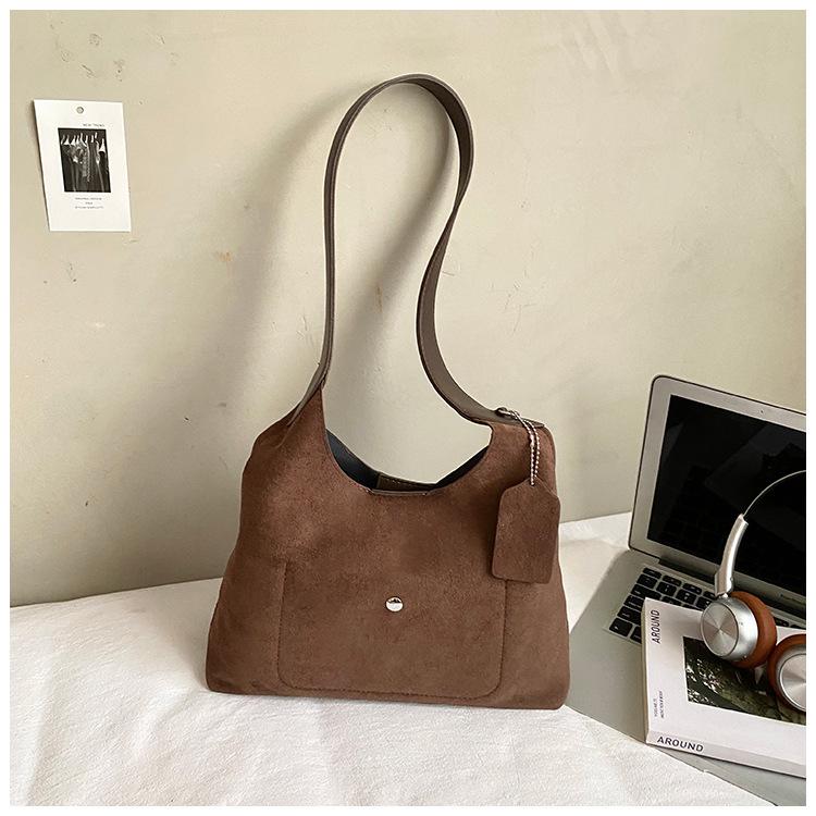 

Премиальный сенс ретро большая сумка женская 2025 новая осень и зима супер огонь сумка-тоут большая вместимость на плечо для поездок на работу