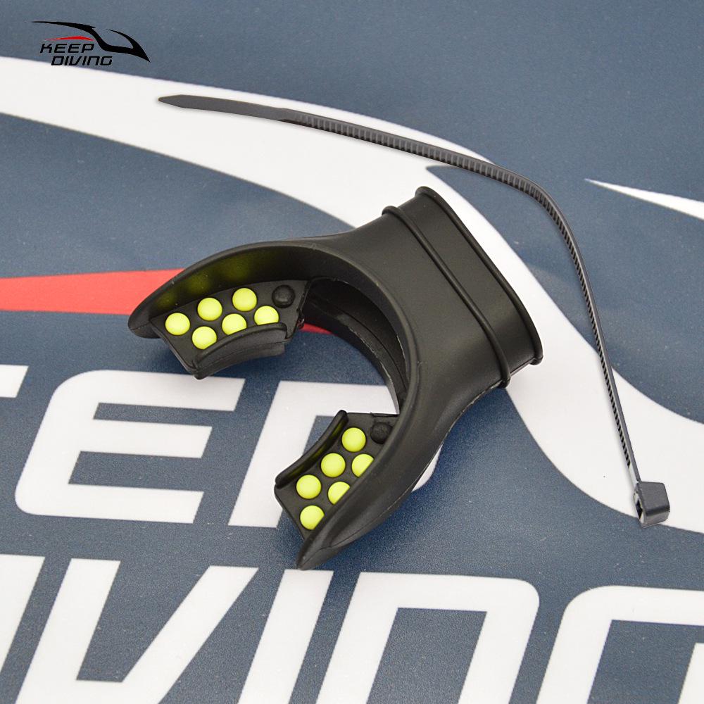 Universal Silicone Scuba Diving Mouthpiece: Second Stage Regulator Snorkeling Accessory