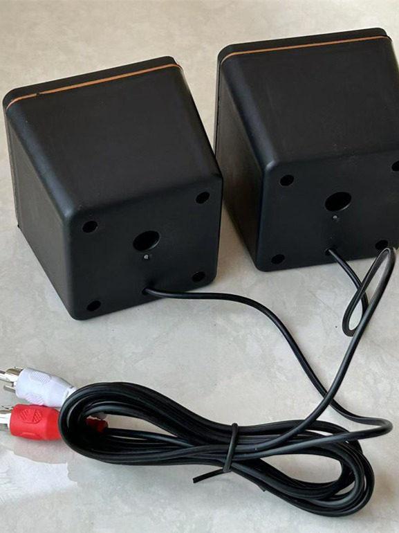 

2.1 Universal Subwoofer with Mid-High Tone Satellite and Dual-Head Auxiliary Speakers