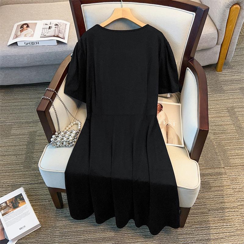 Plus Size Slimming Loose Short-Sleeve Mid-Length Dress - Women's Round Neck (Sizes 200/300/350-9111)