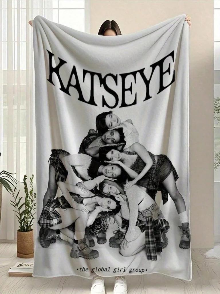 1 szt. Koc flanelowy Katseye Fan, Płaski druk 2D, Niezwykle miękki, ciepły, na każdą porę roku, Wzór globalnej grupy dziewcząt, do sypialni i salonu
