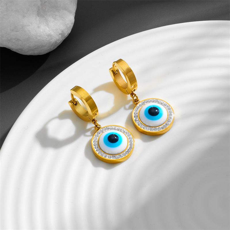 Women's Korean Style Minimalist Stainless Steel Necklace with Mother-of-Pearl Demon Eye Pendant
